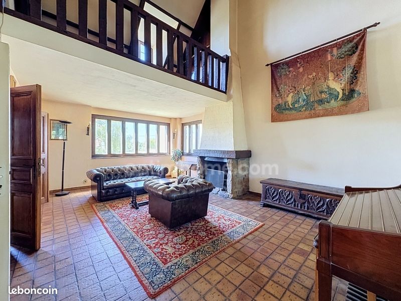 Maison 7 pièces 192 m² · à Mériel · 192 m² · 538 000 €