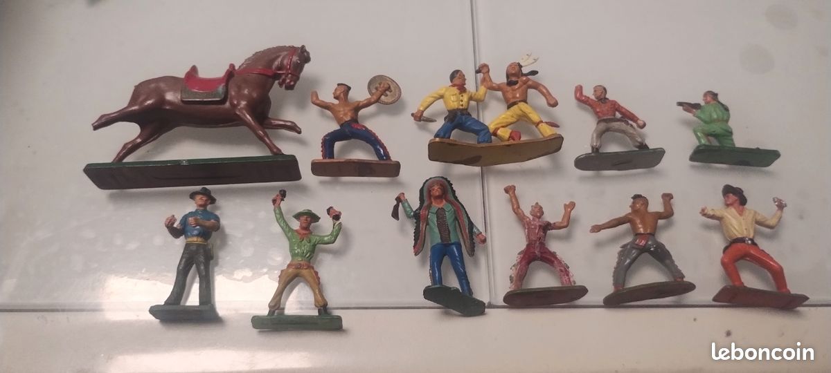 LOT FIGURINE STARLUX western indien tente tipi EUR 25,00 - FR