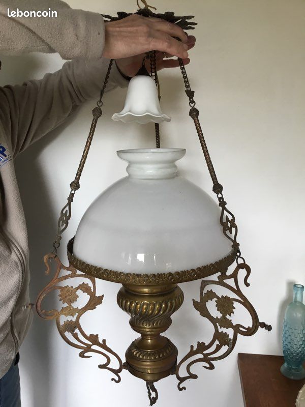 Lustre ancien en laiton et opaline (image 2)