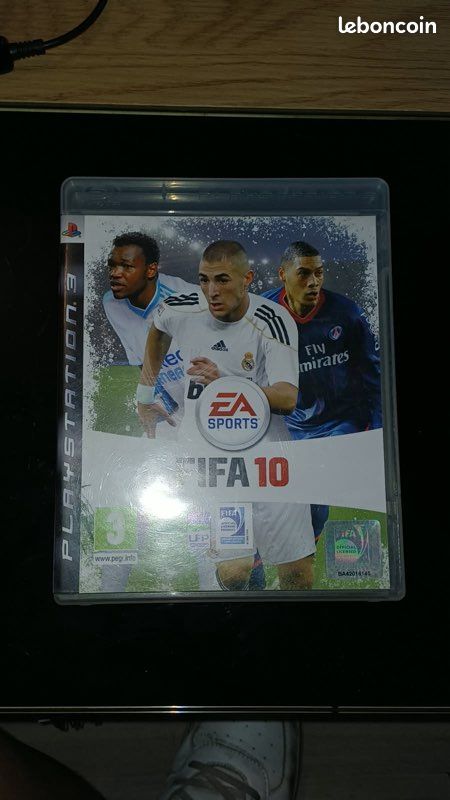 Console ps3 + 2 manettes+ boite de la ps3+ 1 jeu fifa (image 8)