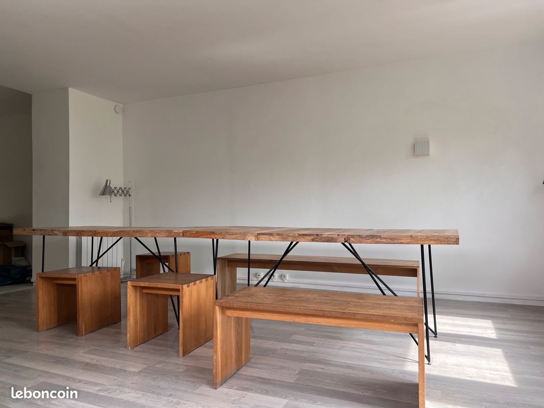 Table design pour salle à manger au bureau, industriel, en bois massif. État neuf (image 5)