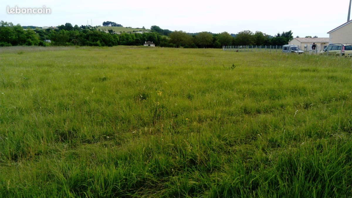 Terrain constructible · à Saint-Léon-sur-l'Isle · 25 000 €