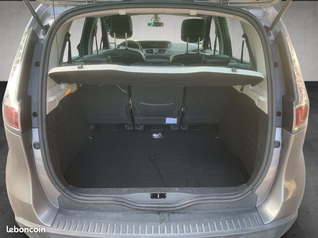 RENAULT SCENIC III dCi 110 Energy eco2 Bose Edition (image 18)