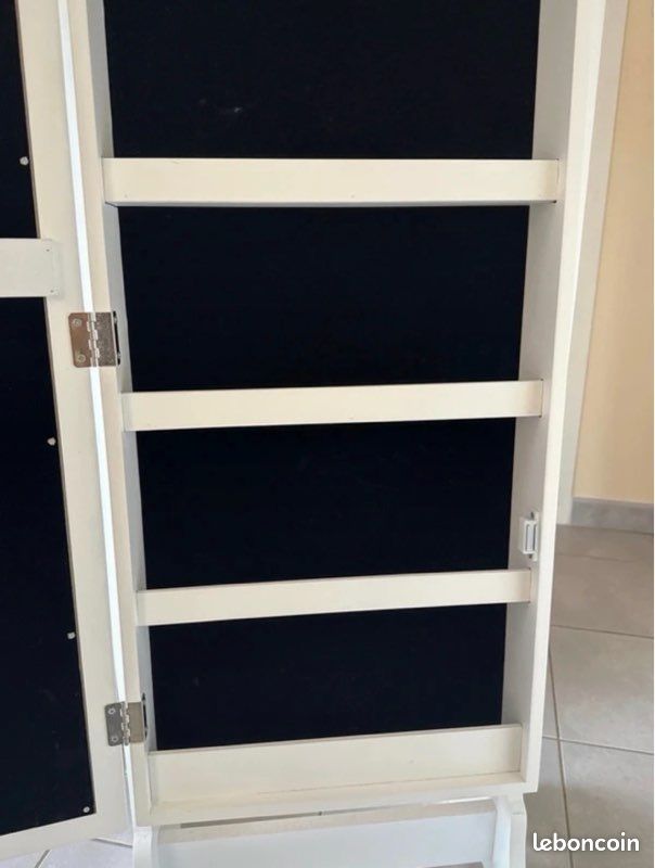 Miroir lumineux et armoire a bijoux (image 11)