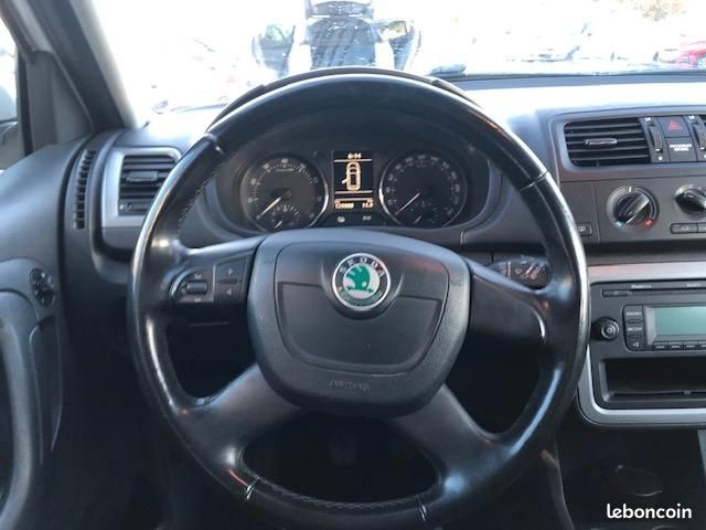 Skoda FABIA 1.2 STYLE 5 PORTES (image 11)