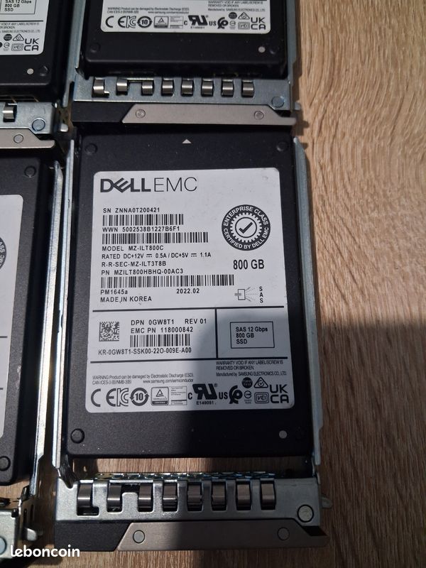 Disque DELL 1,92 To SAS 12G RI SSD 2,5 (0086DD