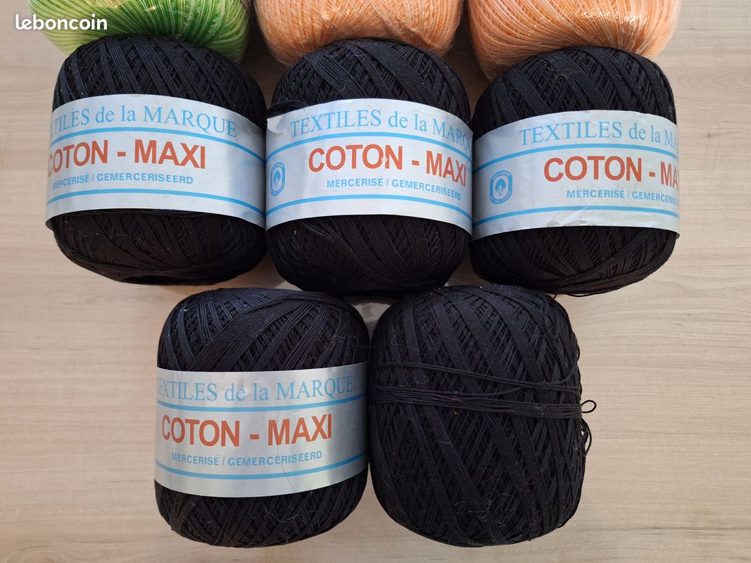 Lot De 11 Pelotes De Coton - Couleurs Vert, Corail, Noir, Neuves