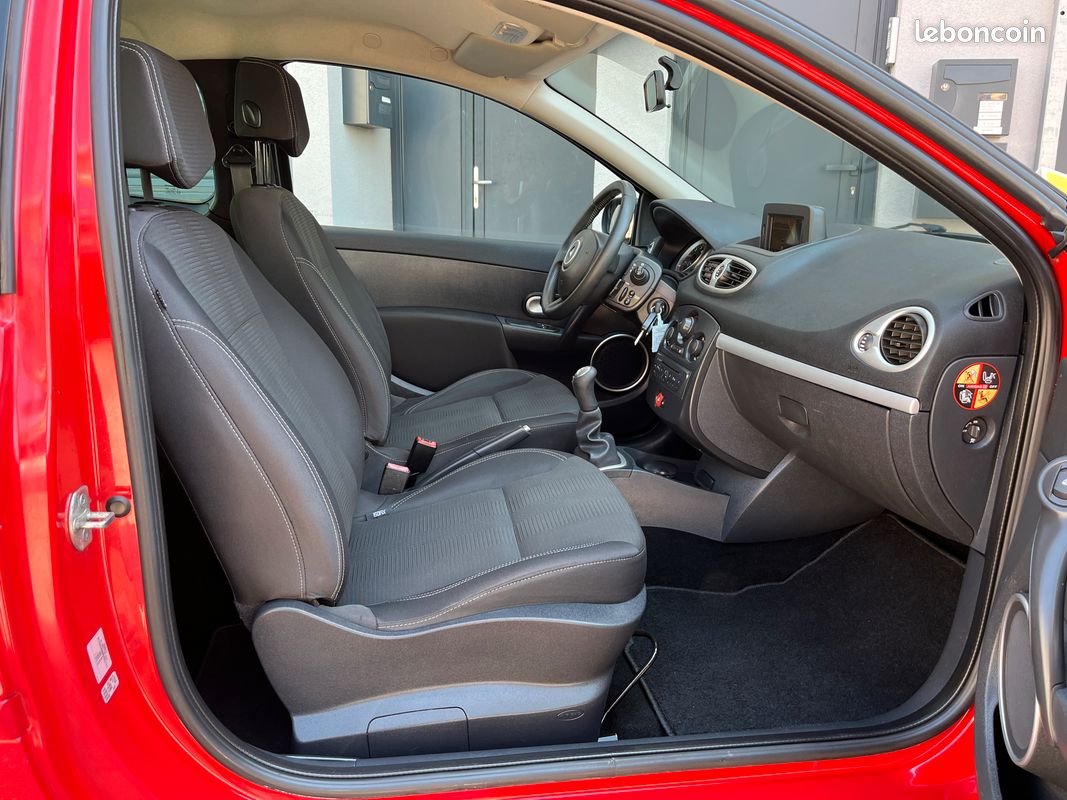 Belle Renault clio III 1.5 dci gps clim possibilité garantie 12 / 24 / 36 mois (image 4)