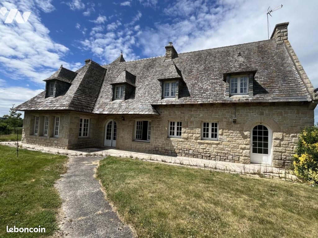 Maison 8 pièces 255 m² · à Bréhand · 255 m² · 333 440 €