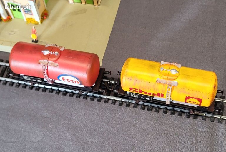 Lot De 4 Wagons Citernes Jouef HO – Dont 1 Neuf – Occasion