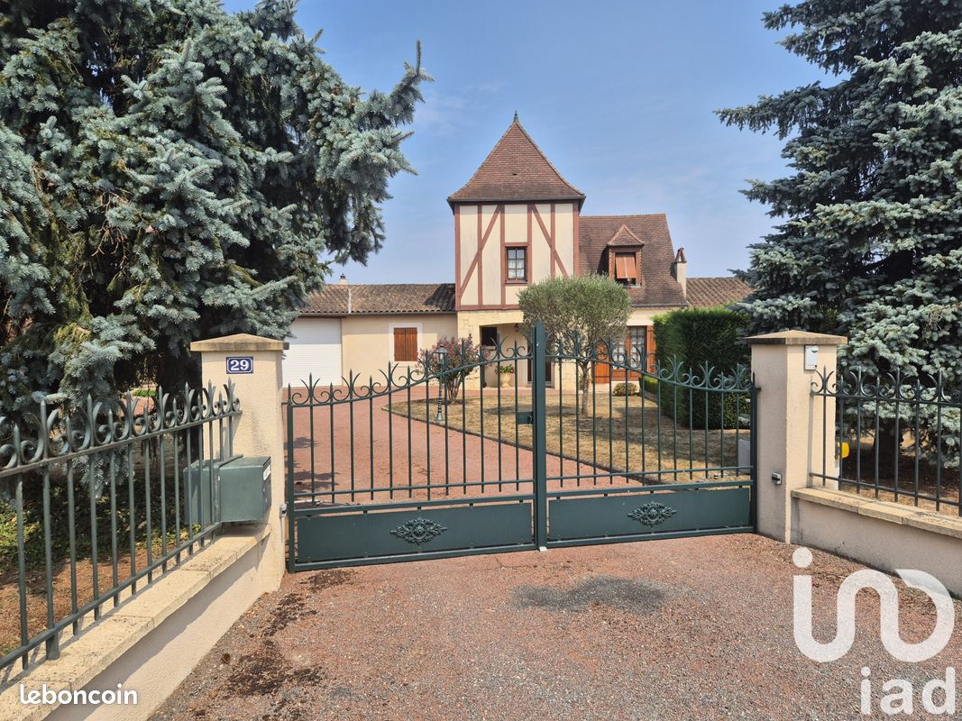 Maison 4 pièces 191 m² · à Lamonzie-Saint-Martin · 191 m² · 297 000 €