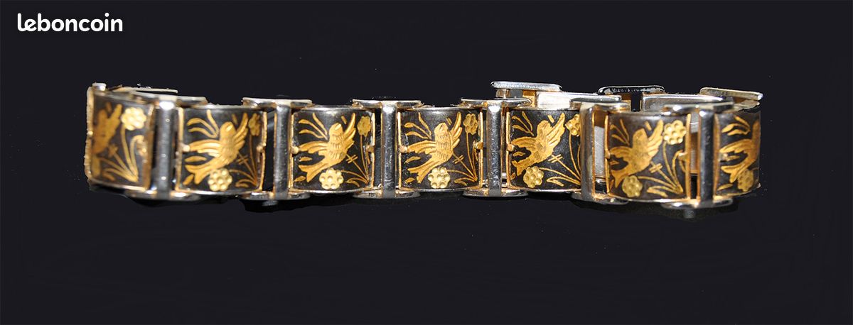 Bracelet Vintage Rigide Large - Gravure Fine En Relief Couleur Or - Modèle F3 - Occasion Très Bon état