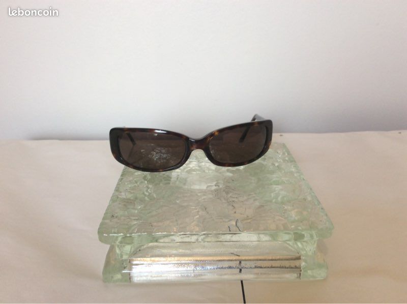 Lunettes de soleil femme vintage ARMANI (image 2)