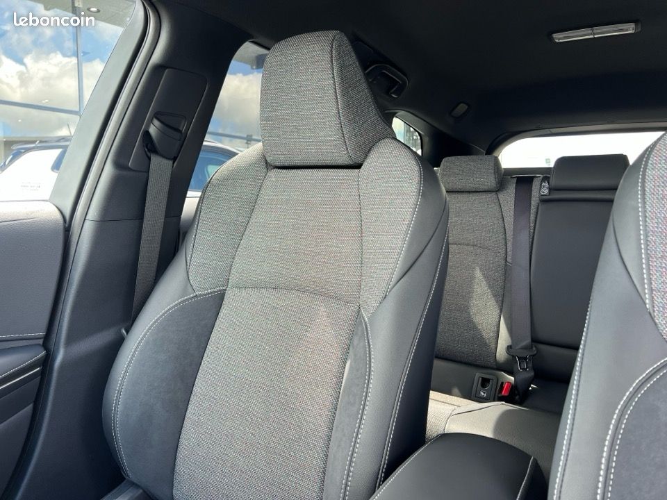 Toyota COROLLA TOURING SPT 1.8 140CH DESIGN MY26 (image 21)