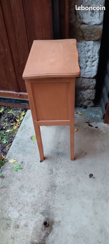 Table de chevet en bois (image 5)