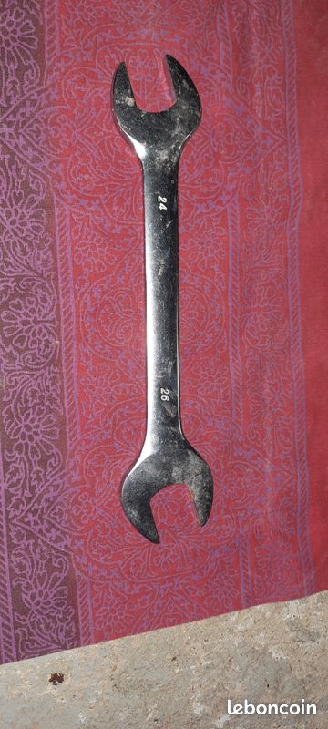 Lot d'outils (clefs) (image 2)