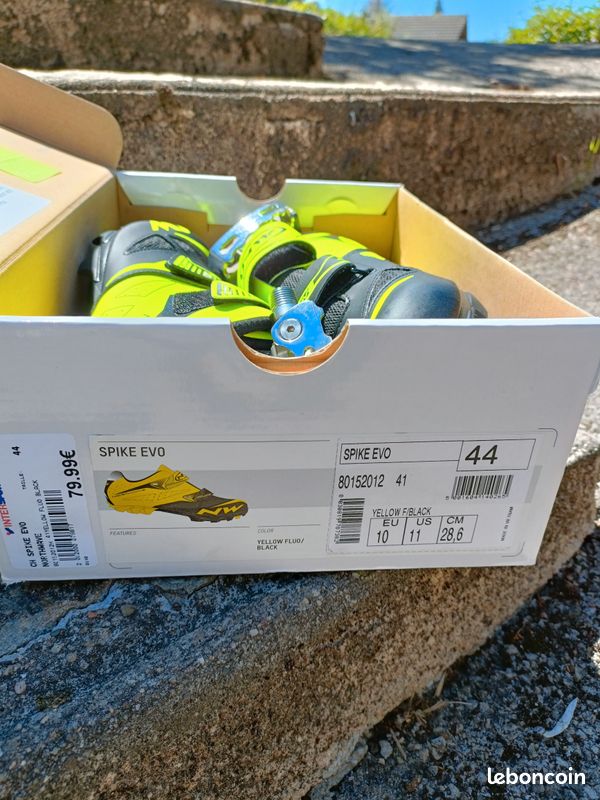 Chaussures vélo jaune fluo intersport northware Équipements vélos