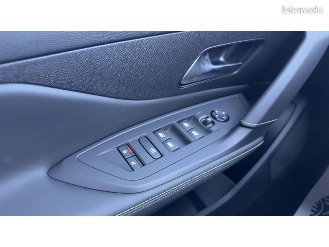 PEUGEOT 308 NOUVELLE Hybrid 145 DCS6 GT +TOIT OUVR+FOCAL+PK VISION 360 DRIVE ASSIST PLUS (image 11)