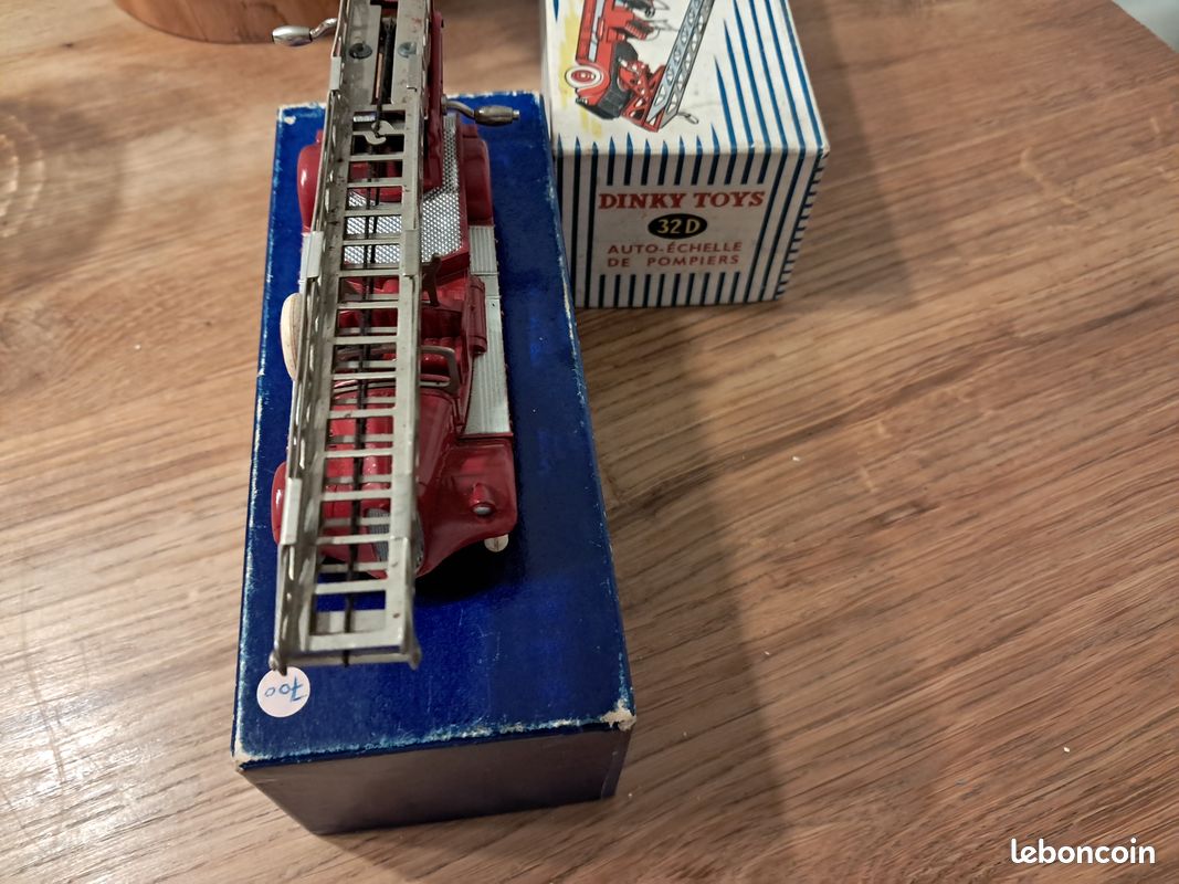 DINKY TOYS FRANCE 899 Delahaye Auto Echelle Pompiers Bon Etat+ Boite D