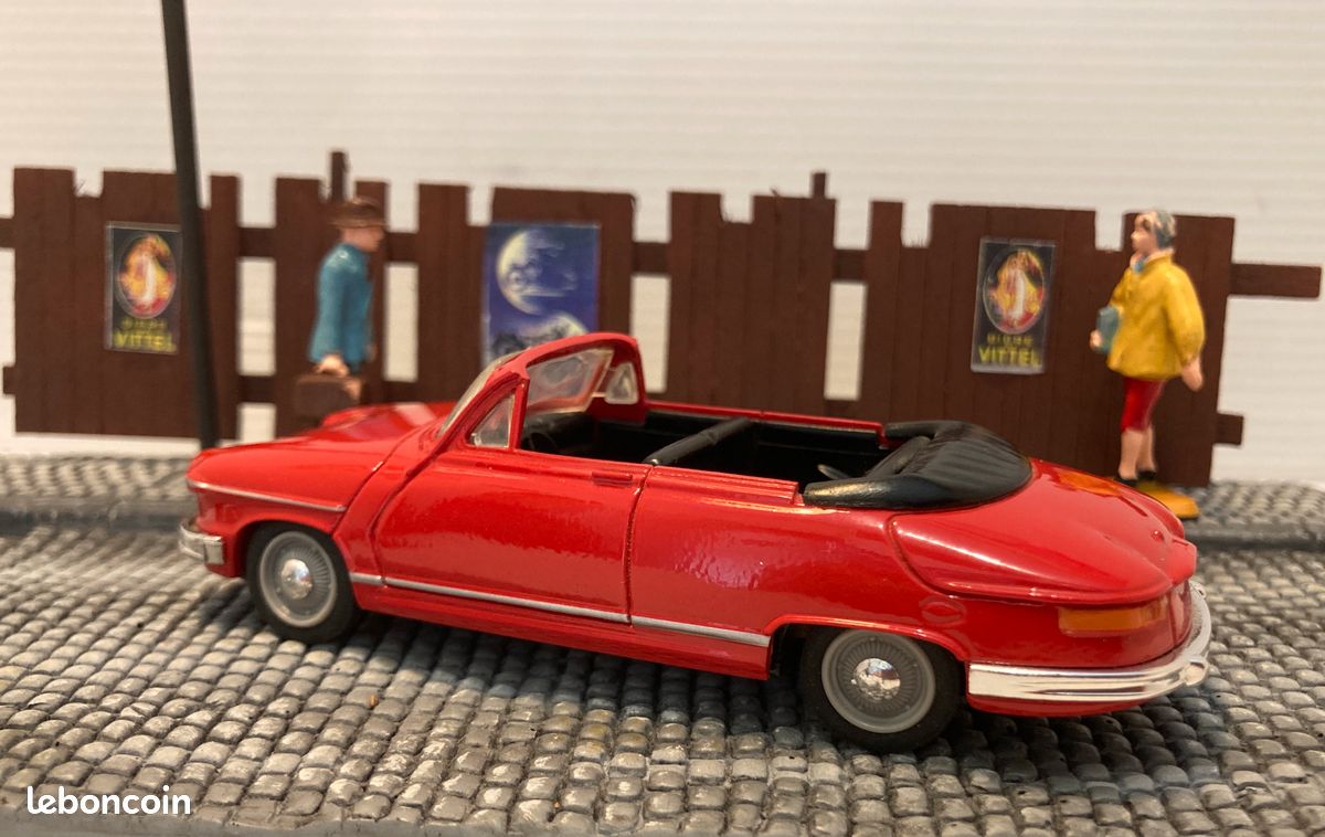 PANHARD PL17 JAUNE SOLIDO 1/18 SANS BOITE - Boutique Loisir et Collection