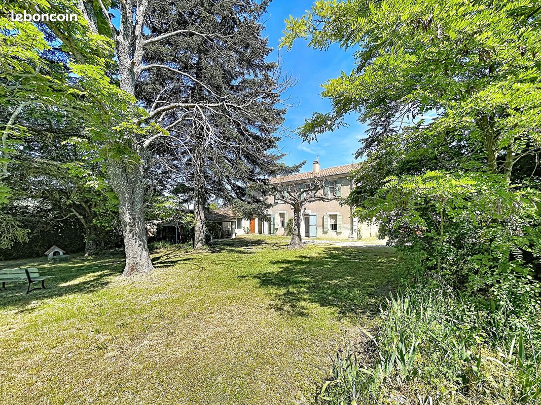 Maison 10 pièces 220 m² · à Le Puy-Sainte-Réparade · 220 m² · 577 500 €