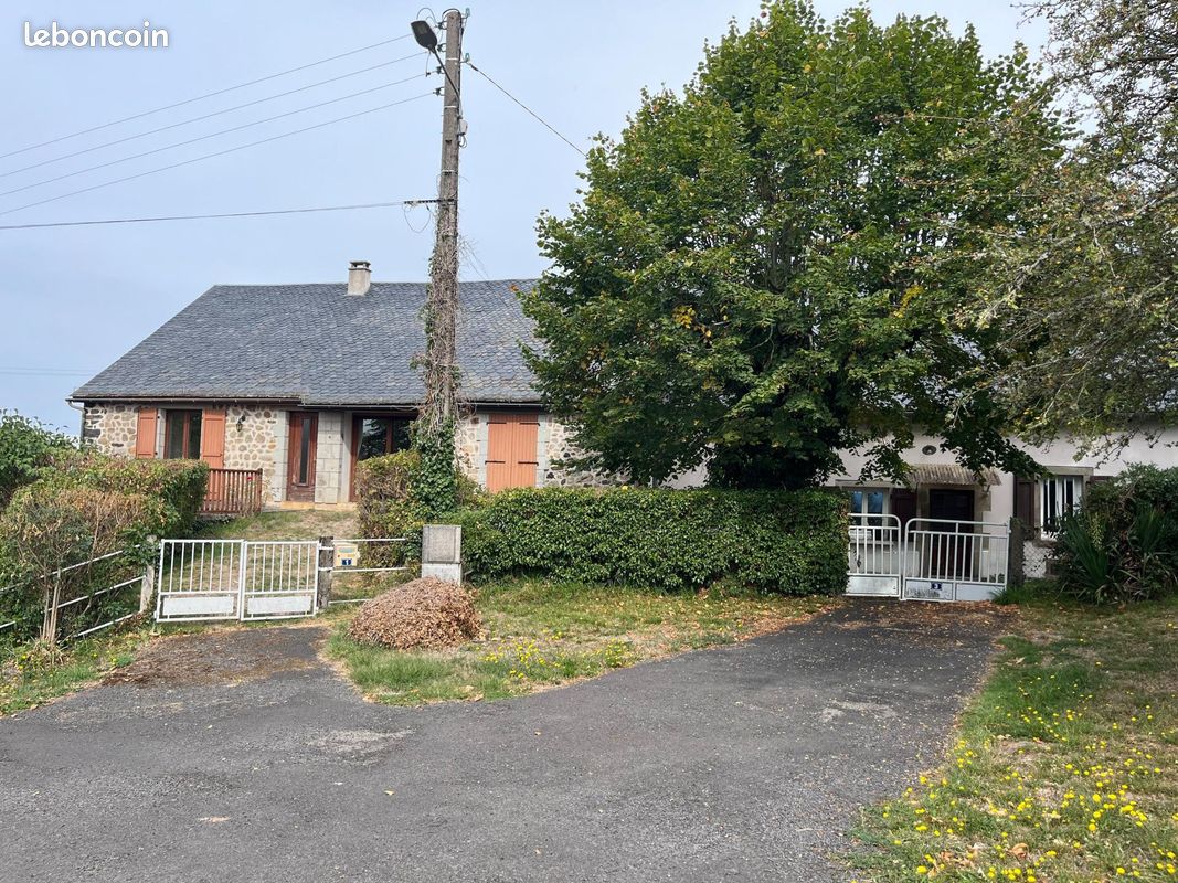Maison 9 pièces 180 m² · à Champagnac · 180 m² · 140 000 €