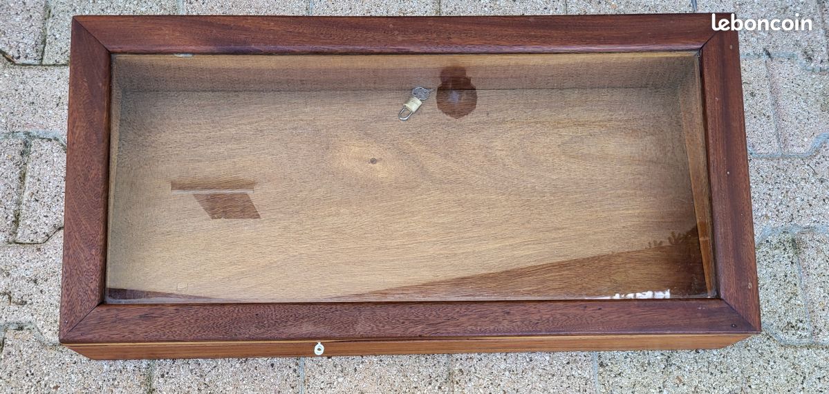 Vitrine (image 1)