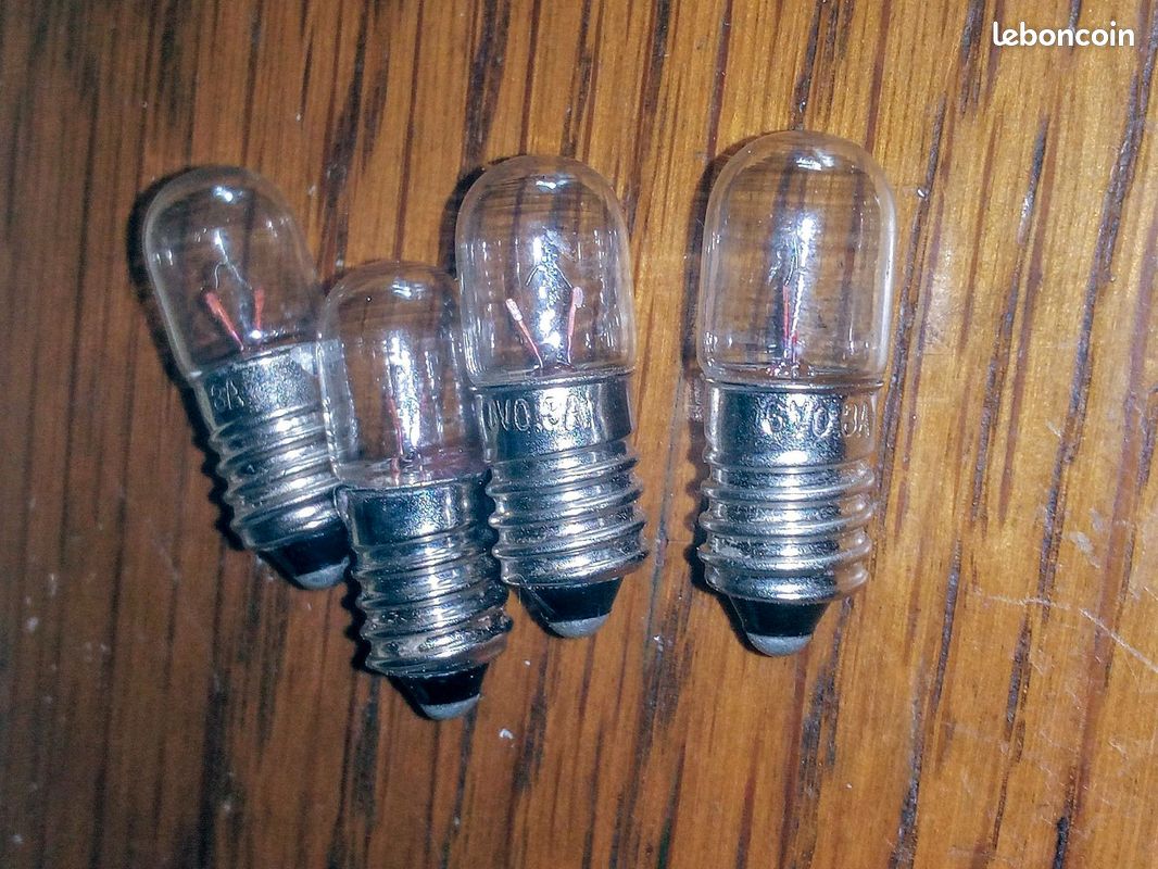 Deux paires d ampoules 6V 1,8W SOIT quatre ampoules (image 1)