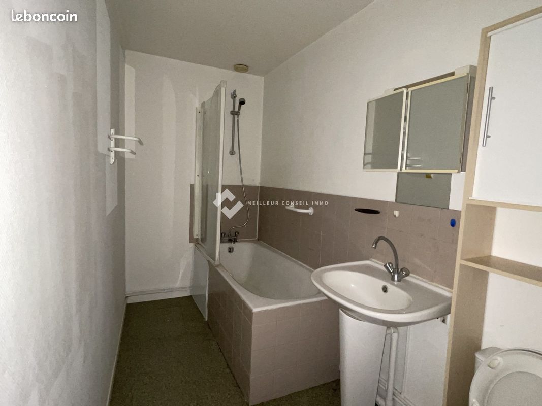 Immeuble 268 m² · à Darney · 268 m² · 119 000 €