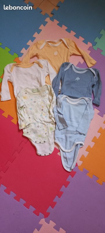 Bodies bebe 3 mois (image 1)