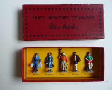 HORNBY BOITE n°10 de 4 sujets miniatures, personnages