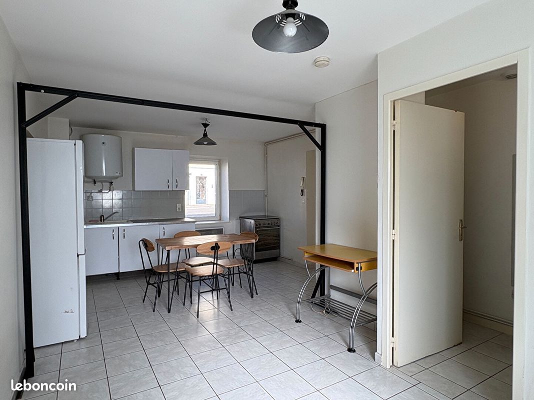 Appartement 1 pièce 24 m² · à Bourg-en-Bresse · 24 m² · 370 €/mois