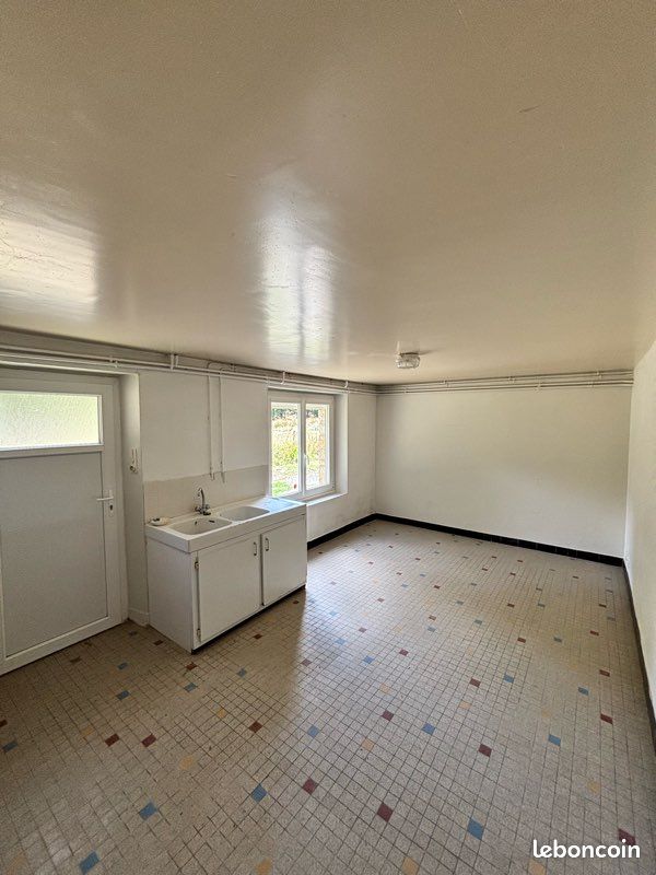Maison familiale lumineuse – 140 m² avec grand jardin – Centre de Merdrignac (image 17)