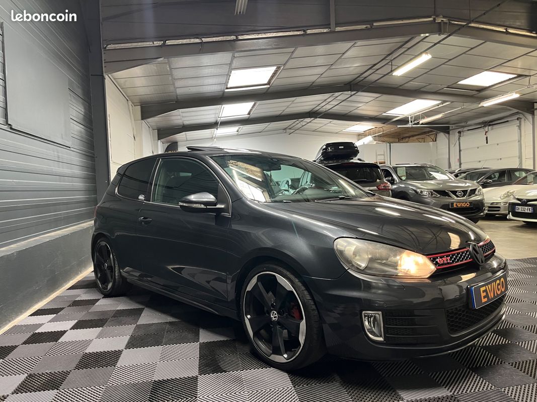 VOLKSWAGEN GOLF GTi (image 17)