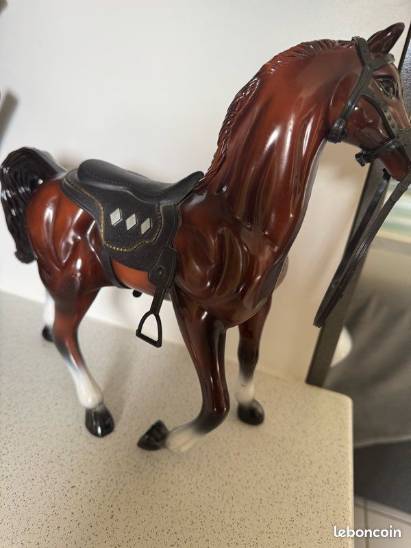 Cheval décoratif / jouet vintage avec selle et bride (image 1)