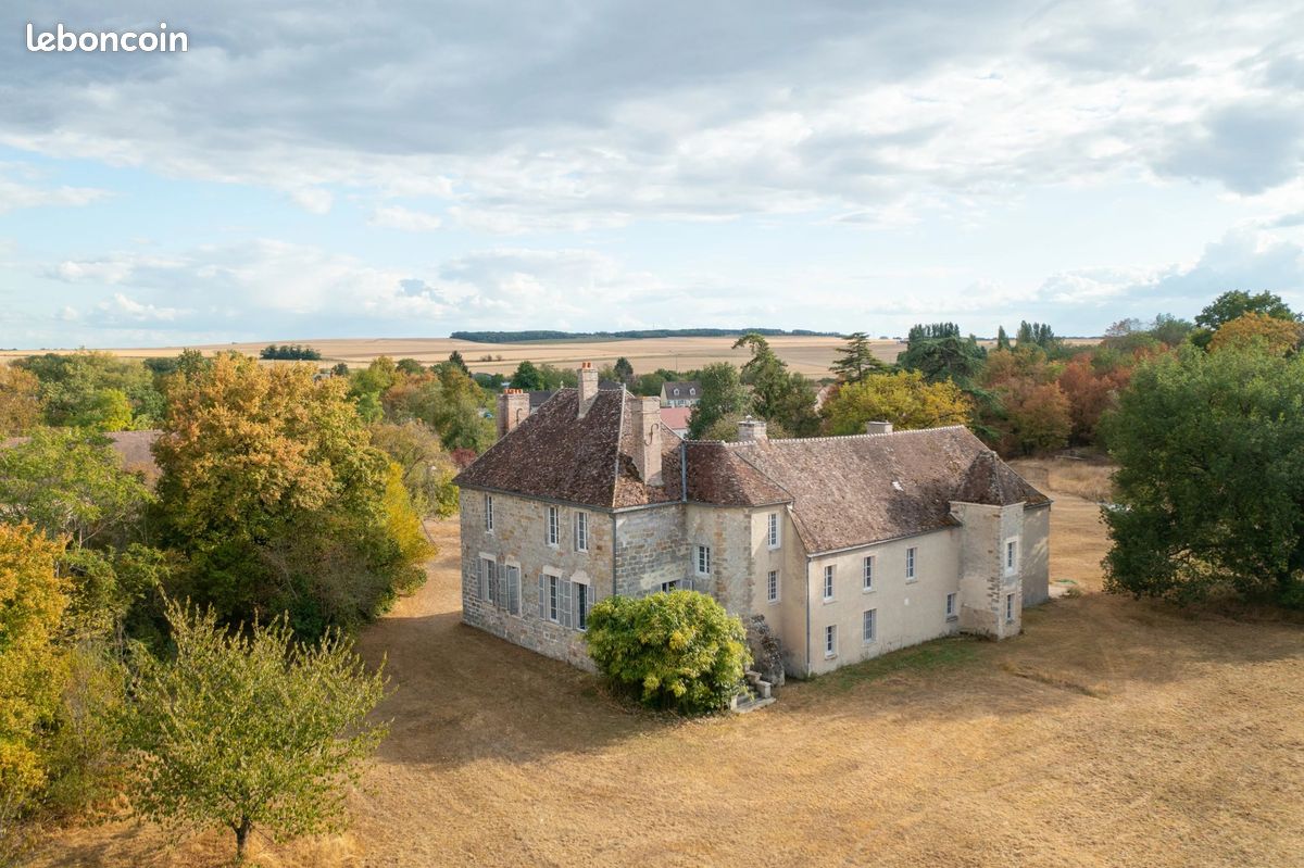 Maison 10 pièces 484 m² · à Gravon · 484 m² · 990 000 €