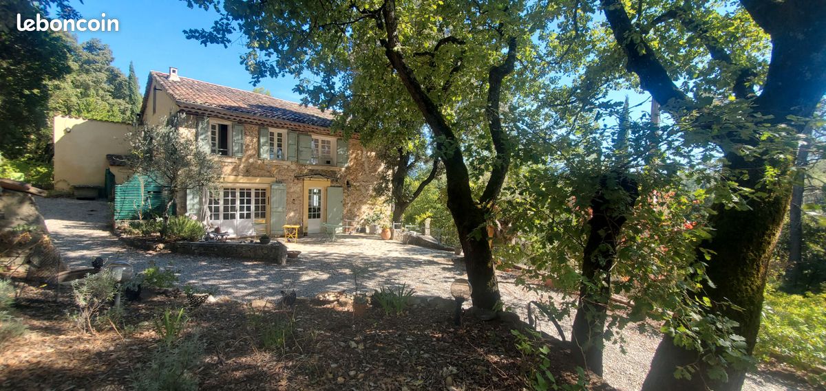 Maison 7 pièces 260 m² · à Tourves · 260 m² · 710 000 €
