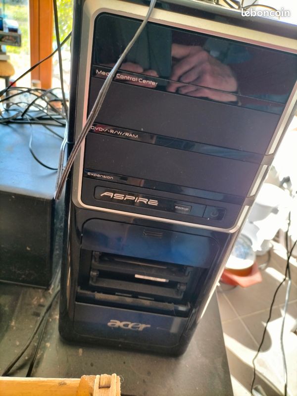 2 TOURS ACER ASPIRE WINDOWS 7 et XP en Panne + Boîte à Musique LABTEC + ÉCRAN/ CLAVIER ( Au Choix possible) (image 7)