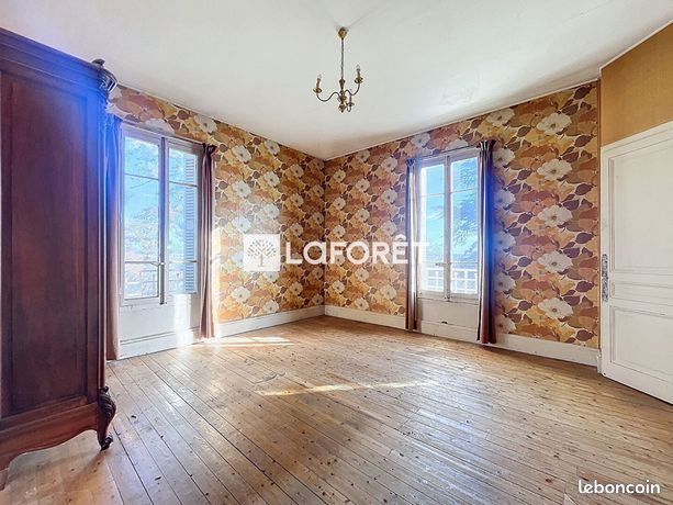 https://img.leboncoin.fr/api/v1/lbcpb1/images/99/f7/0c/99f70ccdae94d959f6c261a05b854e5188262fa1.jpg?rule=ad-image