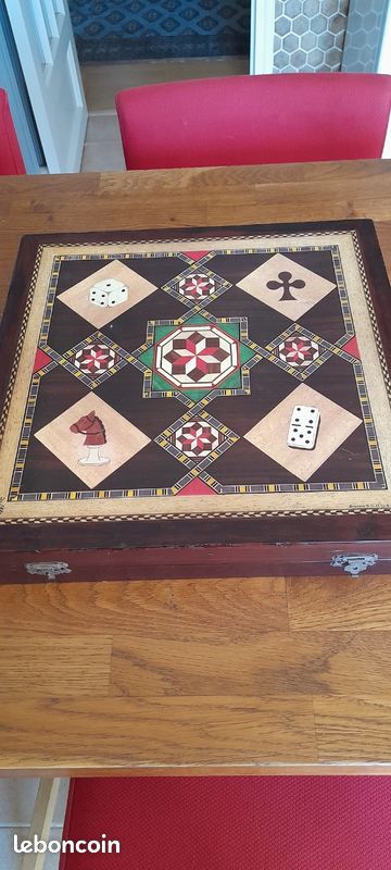 Ancienne boîte de jeux (image 1)