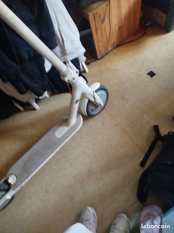 J'échange ma trottinette électrique contre un quest 2 ou 3s (image 1)