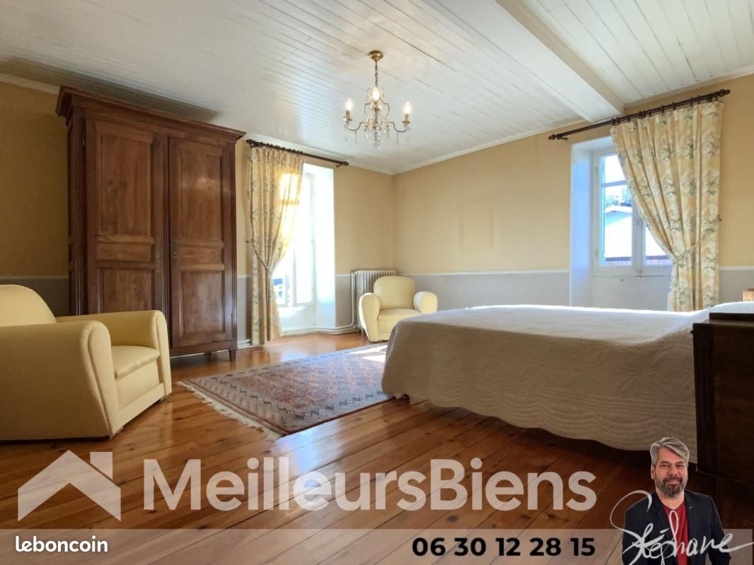 Maison 9 pièces 271 m² · à Montendre · 271 m² · 249 000 €