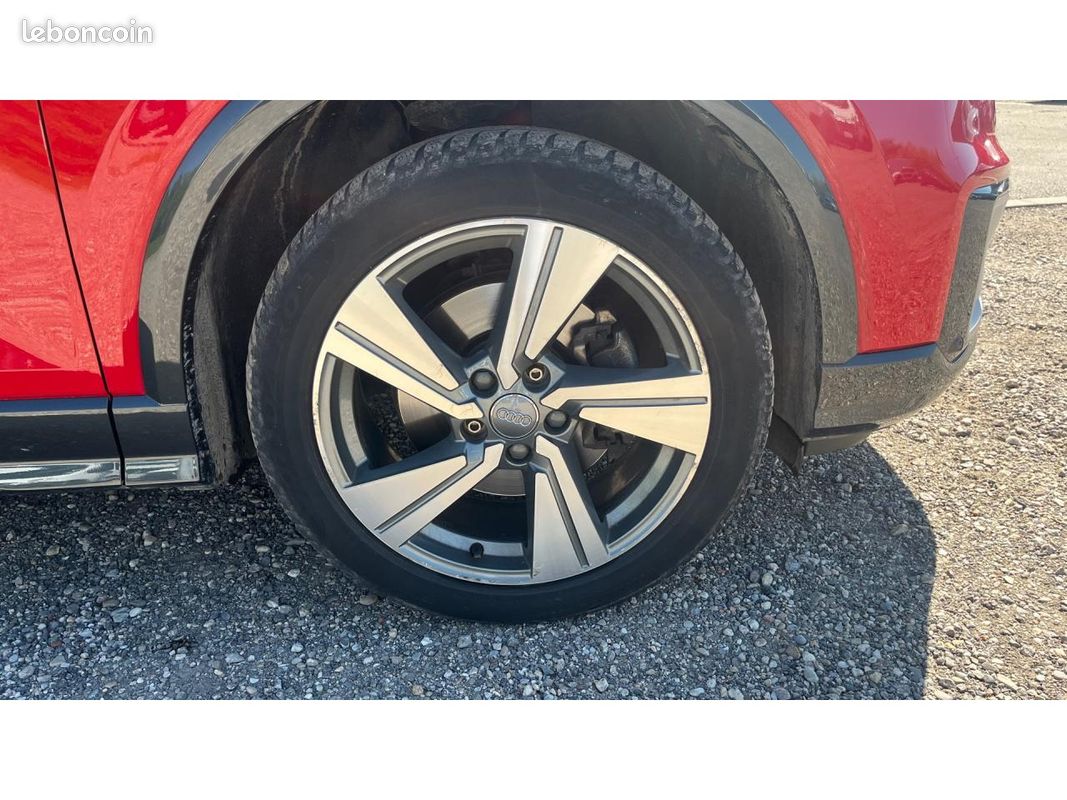 AUDI Q2 1.4 TFSI ESSENCE 150 BVA S Line - CAMERA DE RECUL / SIEGES CHAUFFANTS / BLUETOOTH (image 39)