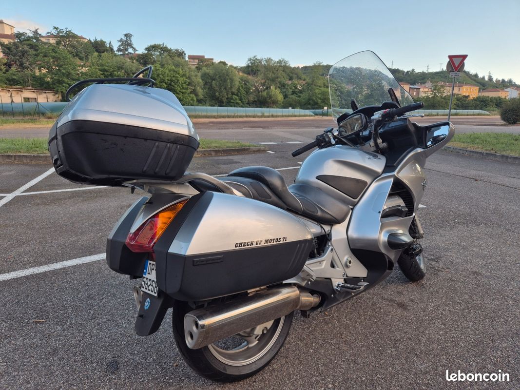 Vends ou échange Honda Pan European (E85) (image 2)