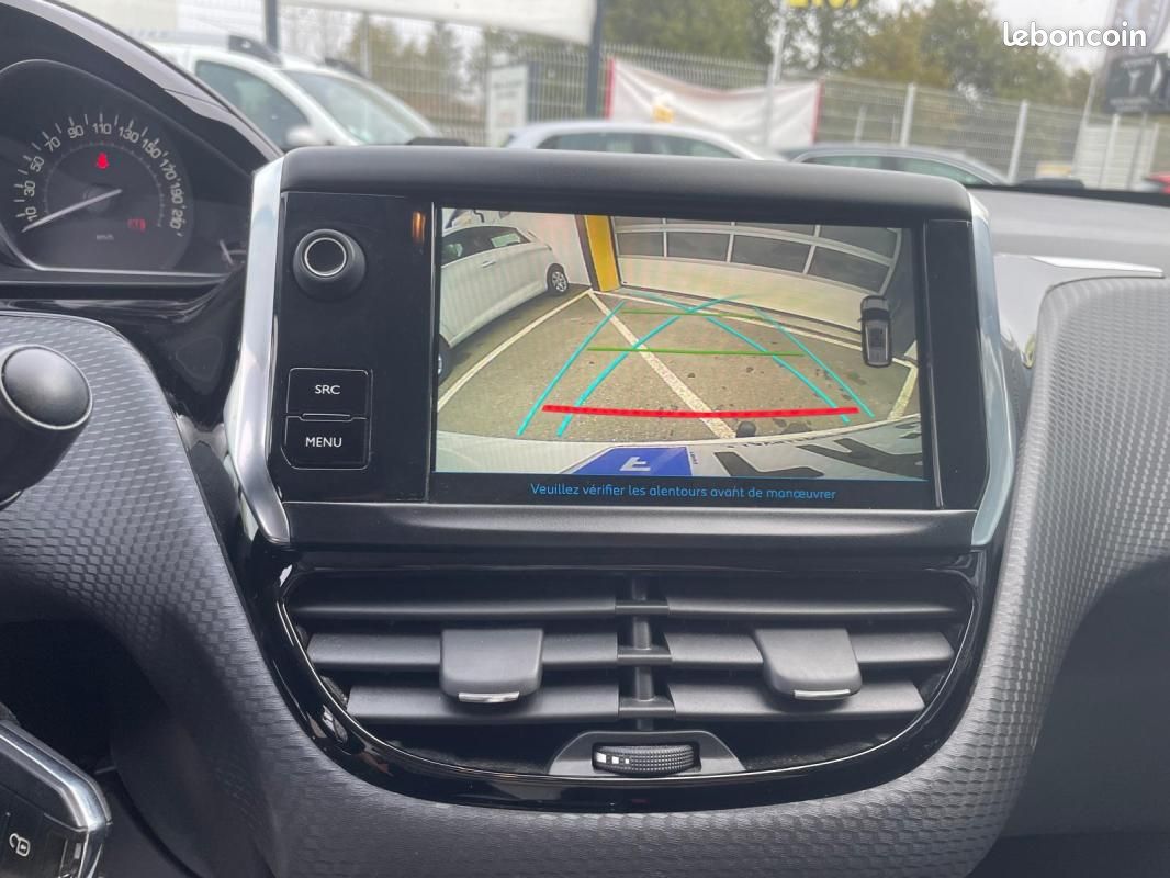 Peugeot 2008 PURE TECH 110CH SIGNATURE (image 12)