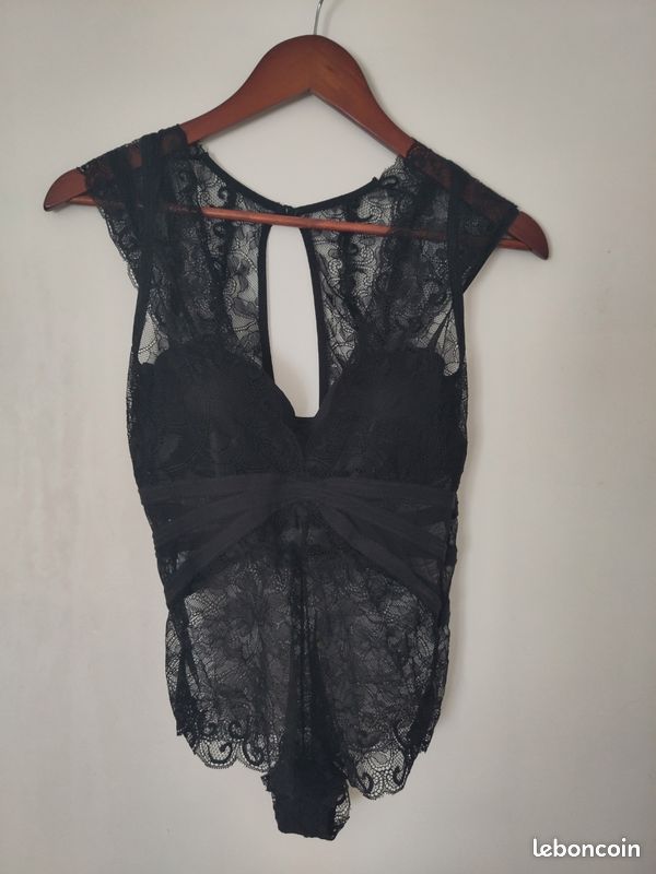Body bustier soutien gorge en dentelle noir Chose promise 90B (image 1)