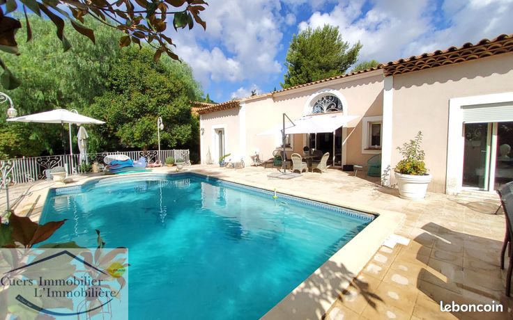 Villa 6 pièces 227 m²