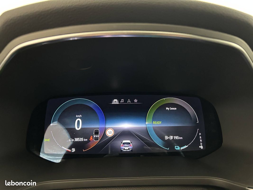 RENAULT Captur E-Tech Plug-in 160 - 21 Intens (image 17)