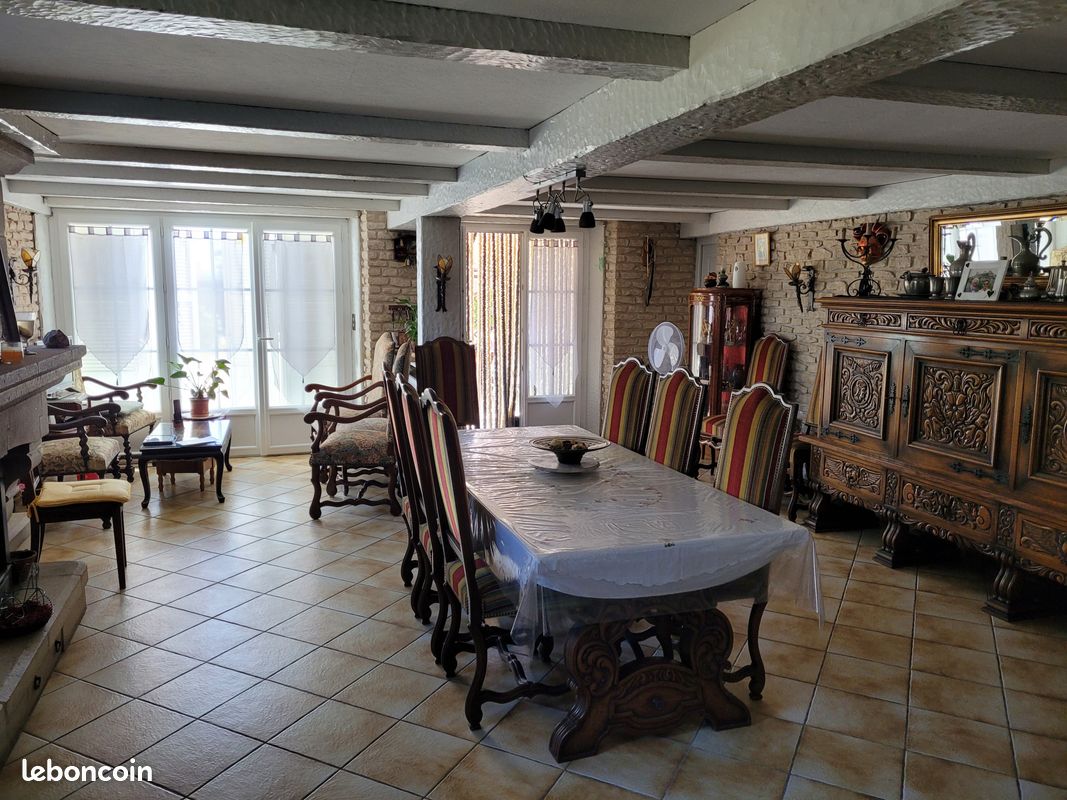 Propriété 11 pièces 440 m² - Turenne 19500 (image 2)
