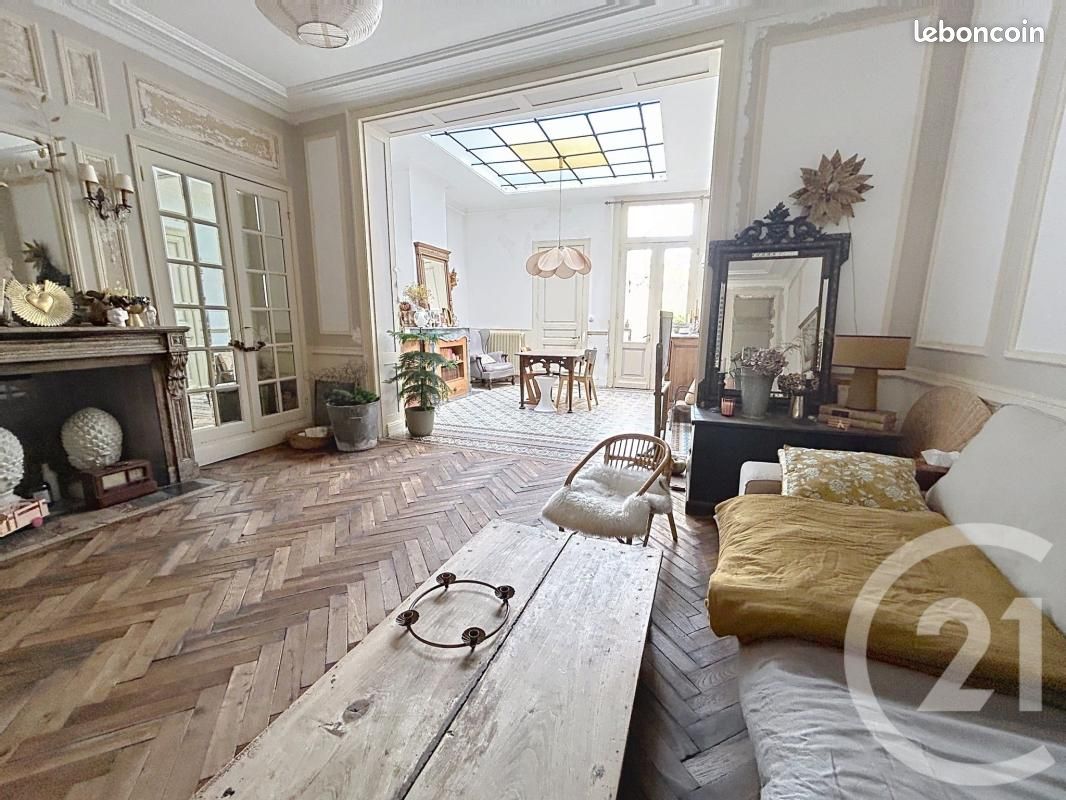 Maison 7 pièces 215 m² · à Tourcoing · 215 m² · 254 400 €